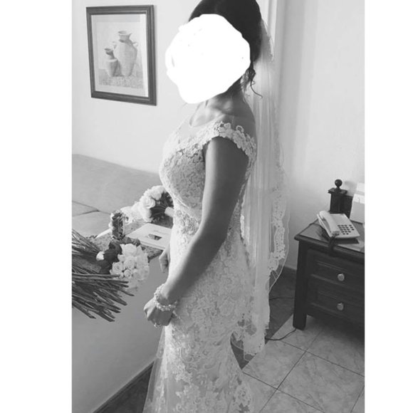 Wedding dress by Allure Bridals - Picture 2 of 6